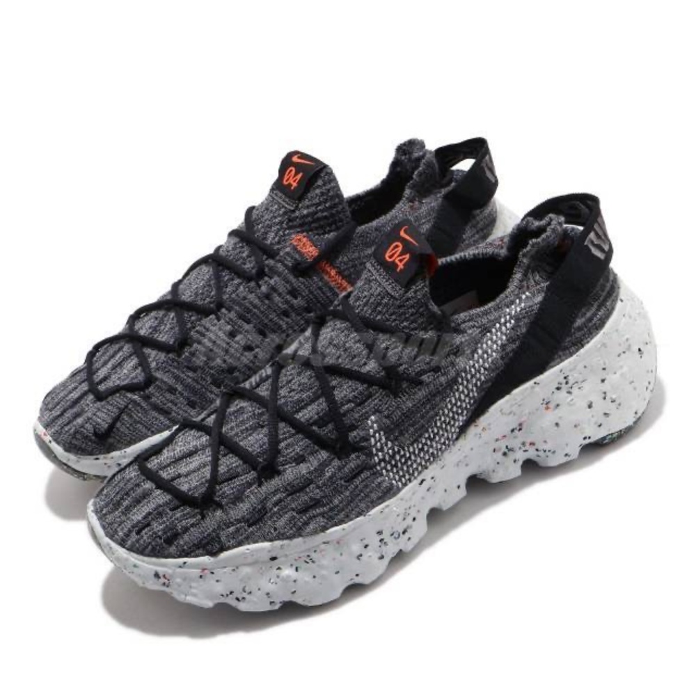 Nike Sneakers Space Hippie 04
